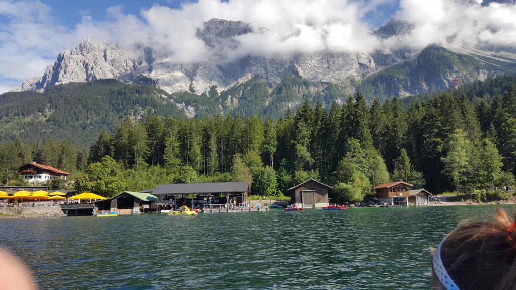 Pension Lischenhof Ehrwald Exteriör bild