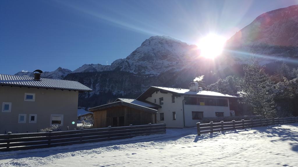 Pension Lischenhof Ehrwald Exteriör bild