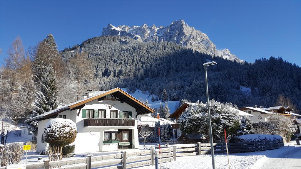 Pension Lischenhof Ehrwald Exteriör bild